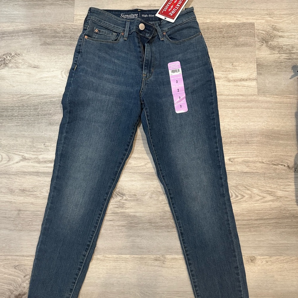NWT Levi’s High Rise Skinny Jeans Size 2